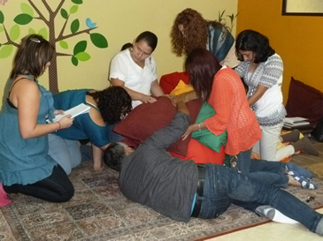 Rectángulo redondeado: FORMAMOS TERAPEUTAS EN: TRUJILLO, CUSCO, HUANCAYO, HUÁNUCO, AREQUIPA, PIURA Y SAN JOSÉ DE COSTA RICA